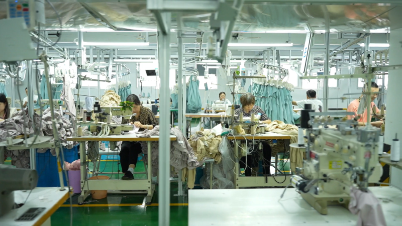 京東服飾美妝攜手百大工廠溯源 日用品產業(yè)帶品牌增長新引擎